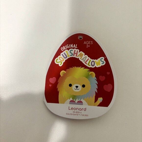 Leonard the Lion 4.5" Valentine's Day Squishmallow - Picture 4 of 6